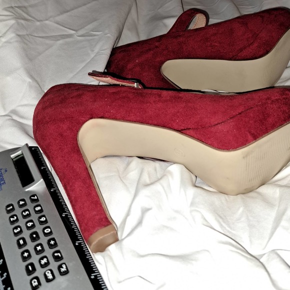 NEW JUMIX Europe - Rich Red Suede 4 inch pumps SZ 38 EU /7 US - Picture 4 of 8